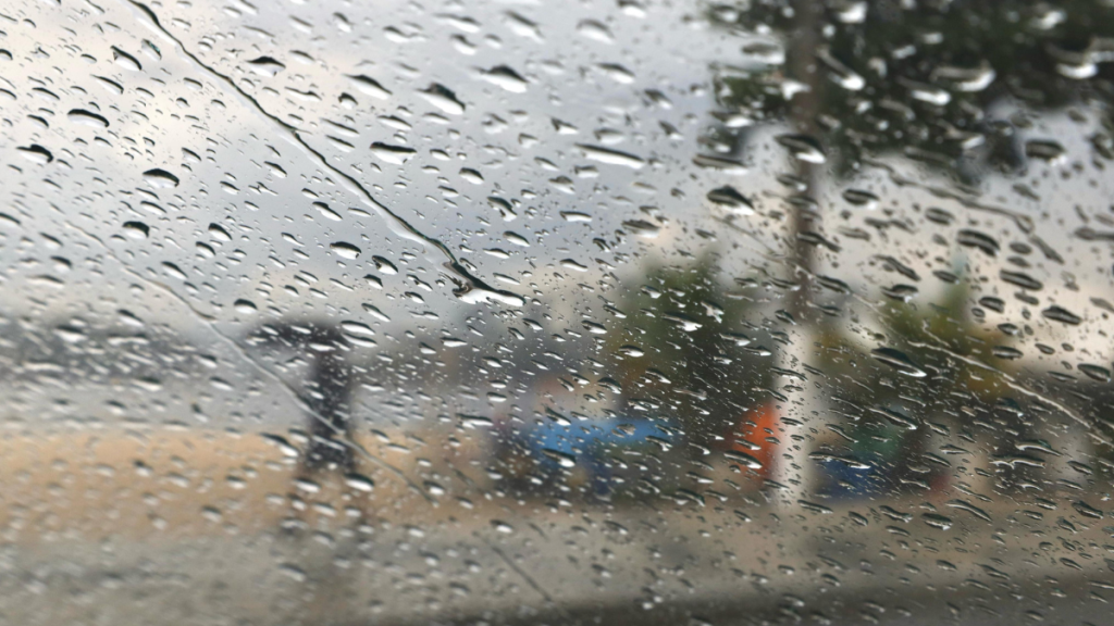 Inmet emite alerta de tempestade no Rio para dia de eleição