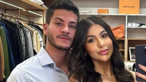 Arthur Aguiar e Jheny Santucci anunciam fim de casamento