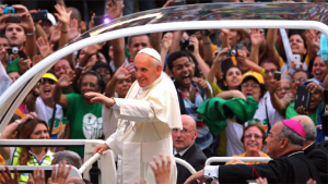 Câmara do Rio aprova homenagem ao Papa Francisco em Copacabana