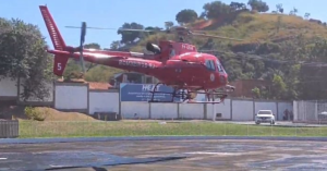 Atendimento a acidente entre carro e caminhão na Serra do Mato Grosso, em Saquarema, que deixou um homem gravemente ferido.