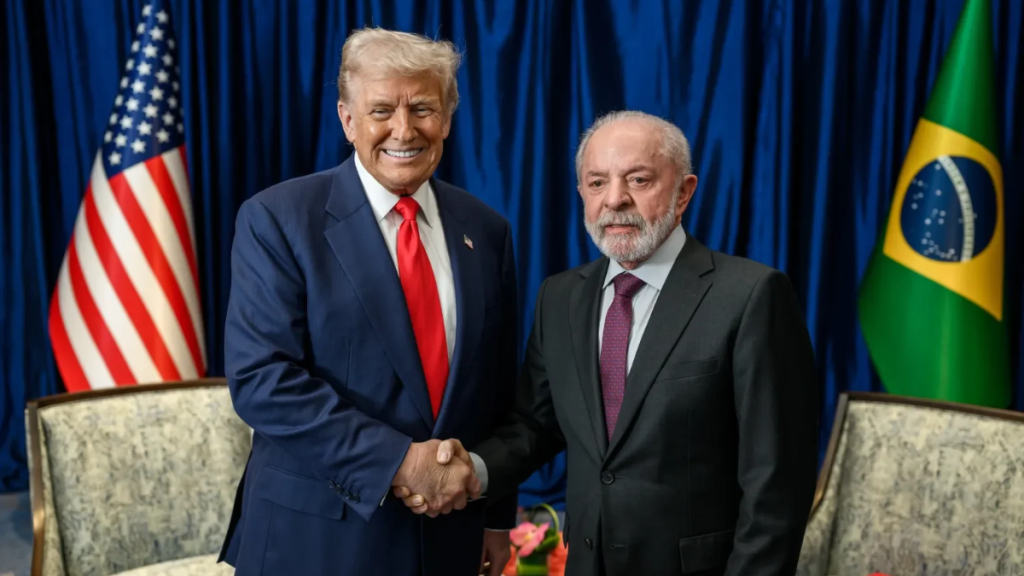 Trump questiona resultado da eleição no Brasil e diz que gosta de Lula: 'Fraudada'