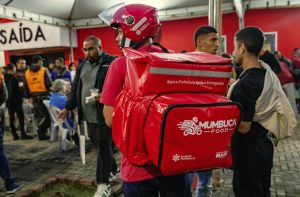 O prefeito de Maricá, Washington Quaquá, ouviu os trabalhadores e destacou a economia que a mudança vai trazer para o bolso de cada um.