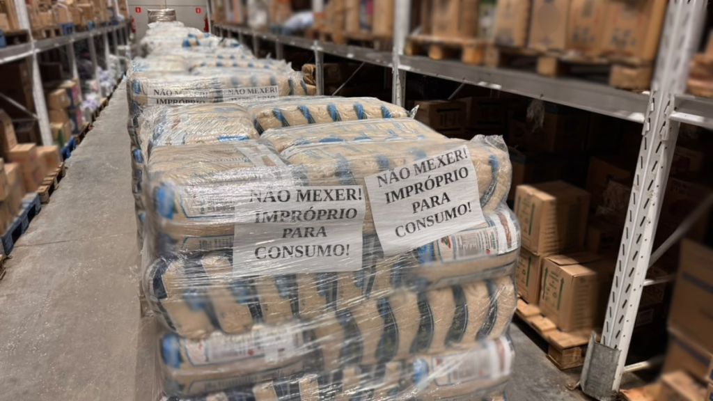 Fiscalização apreendemais de 45 toneladas de arroz suspeito de irregularidade no Rio