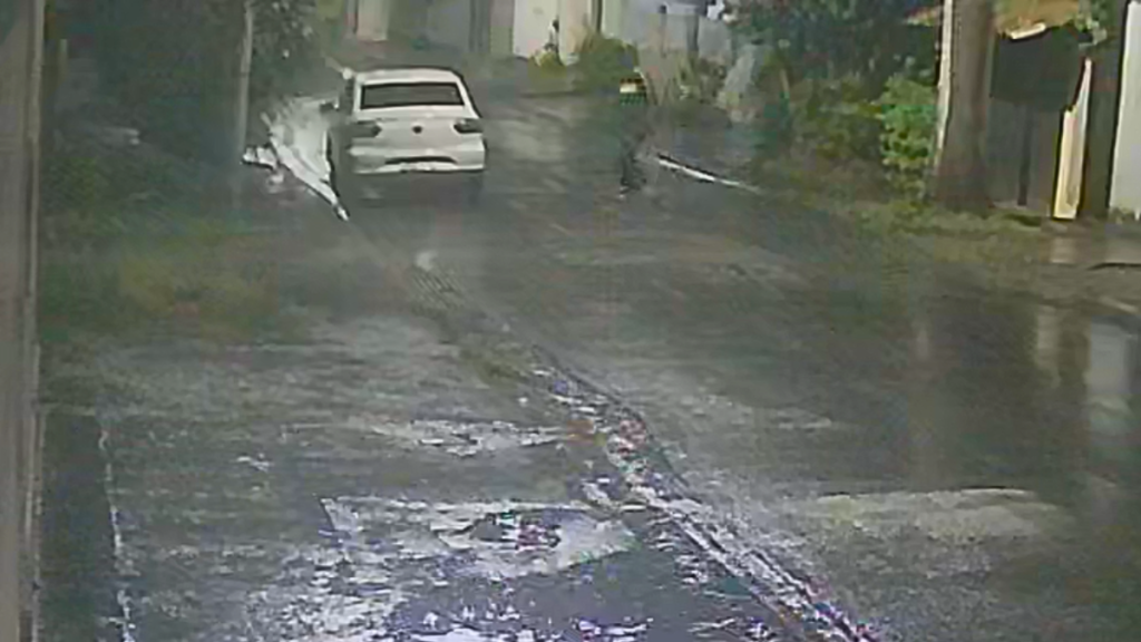 Casa invadida por criminosos em Niterói