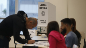 Mais de 4 mil seções eleitorais mudam de endereço para o 2º turno; veja como consultar o local de votação