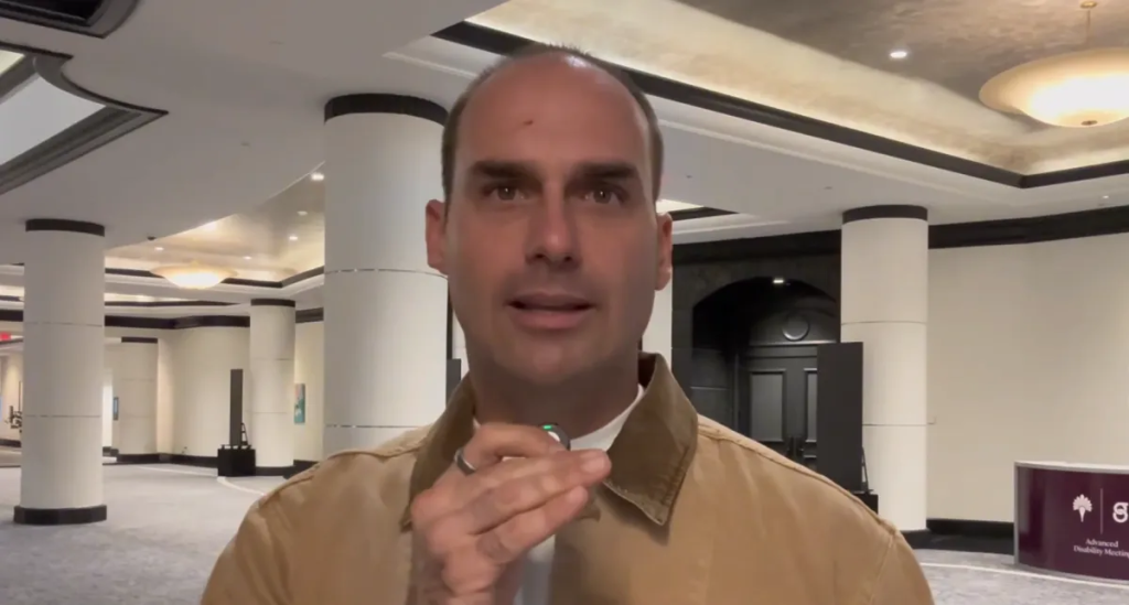 Eduardo Bolsonaro questiona resultado eleitoral e pede pressão internacional após vitória de Lula