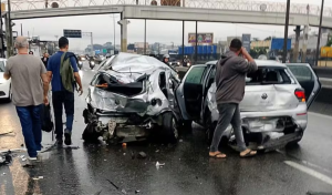 Engavetamento na Via Dutra deixa um morto e 10 feridos