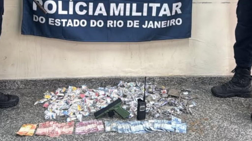 Acusado de divulgar invasão do CV ao Santo Cristo é preso em Niterói 25 Acusado de divulgar invasão do CV ao Santo Cristo é preso em Niterói