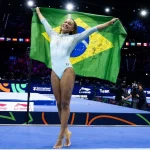 É ouro! Rebeca Andrade conquista o tricampeonato mundial no salto