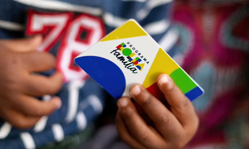 Meta Description Bolsa Família de julho é pago nesta segunda-feira para beneficiários com NIS final 6. Veja valores, adicionais e quem recebe.